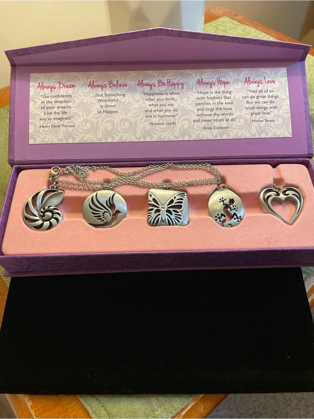 Always Be True Necklace EUC.